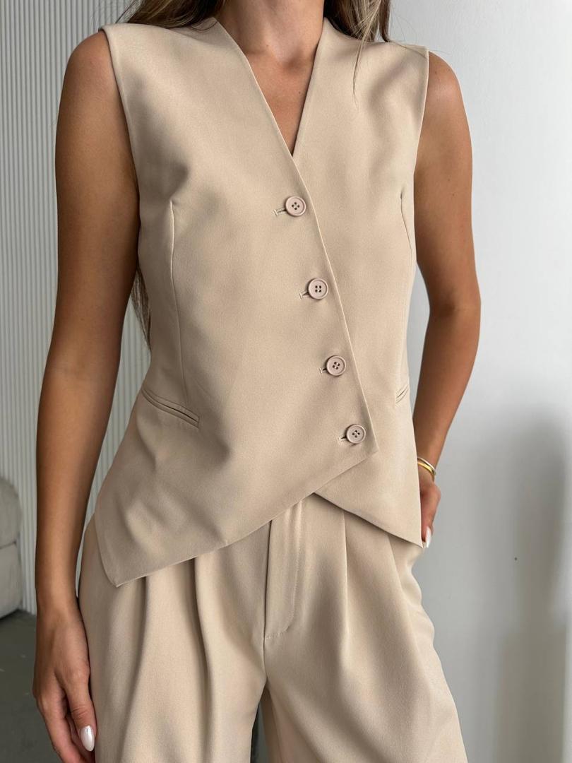 Beige Vest With a V-neck